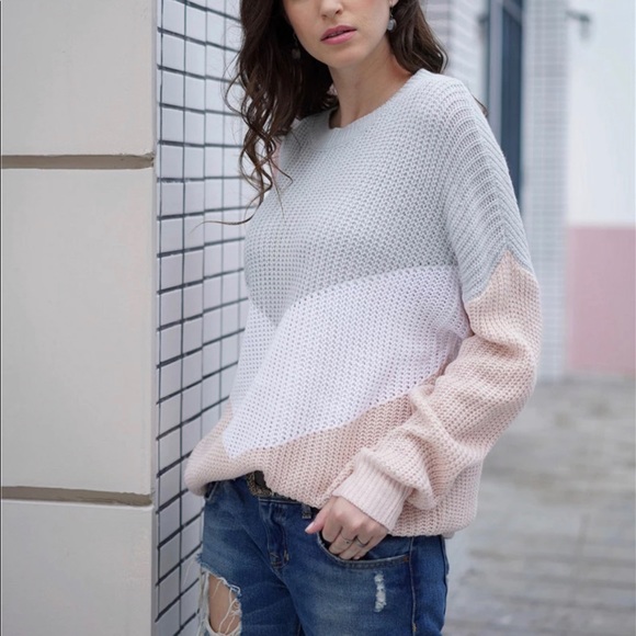 GRACEY’S // Color Block Oversized Pullover Sweater - Picture 2 of 8